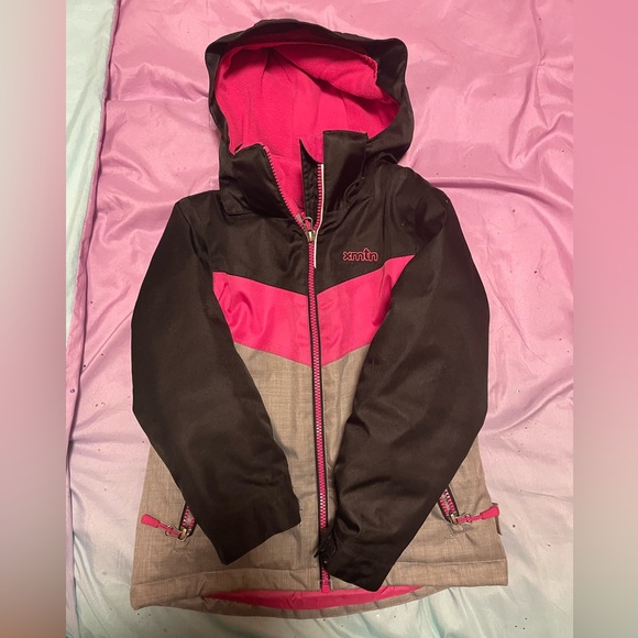 Girls winter jacket - Picture 1 of 3